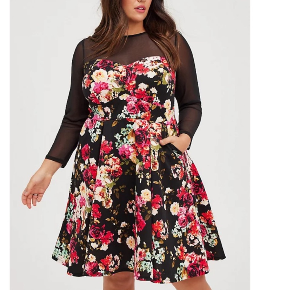 TORRID NWOT FIT & FLARE SCUBA MINI DRESS - FLORAL SCUBA FIT BLACK